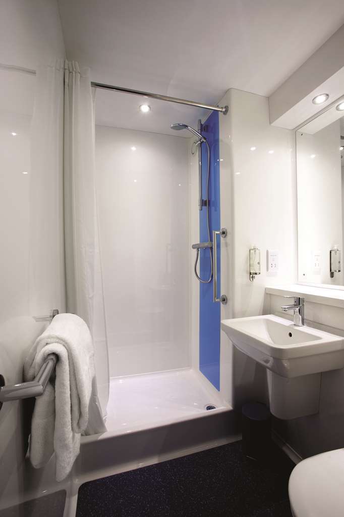 Travelodge Basildon Pokój zdjęcie